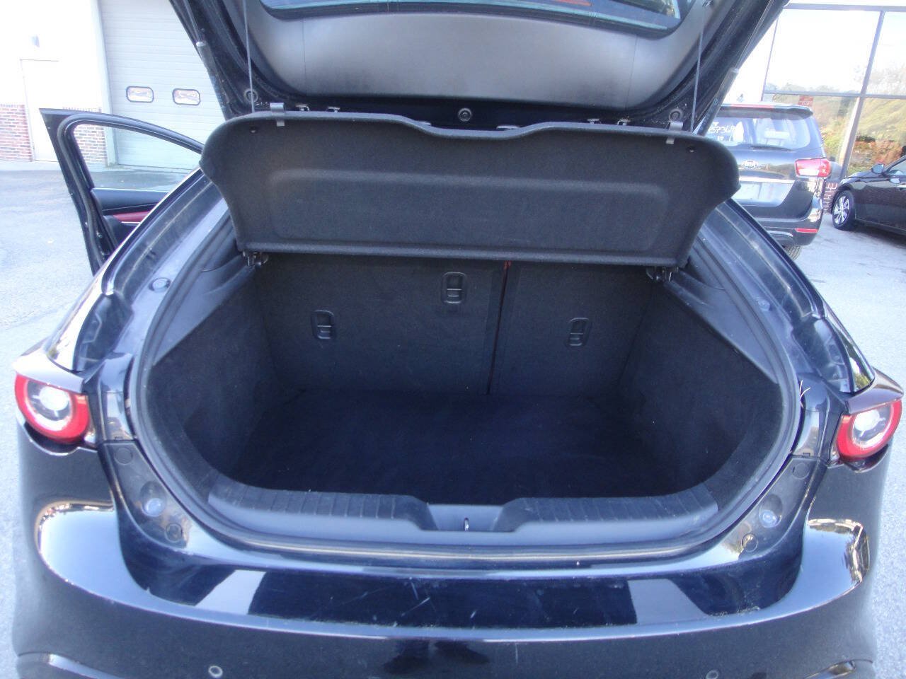 Used 2023 MAZDA MAZDA3 Hatchback w/ Appearance Package AWD/4WD image 18