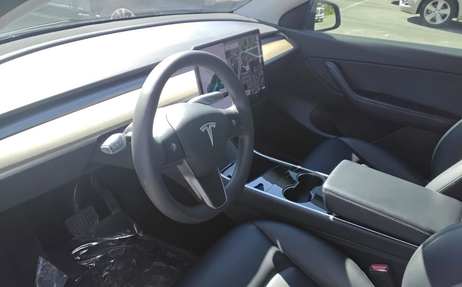 Used 2021 Tesla Model Y Long Range image 15