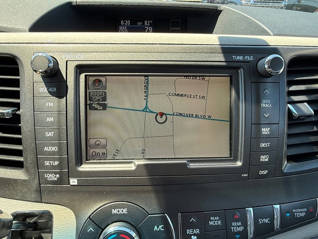 Used 2013 Toyota Sienna Limited w/ Premium Pkg FWD image 28