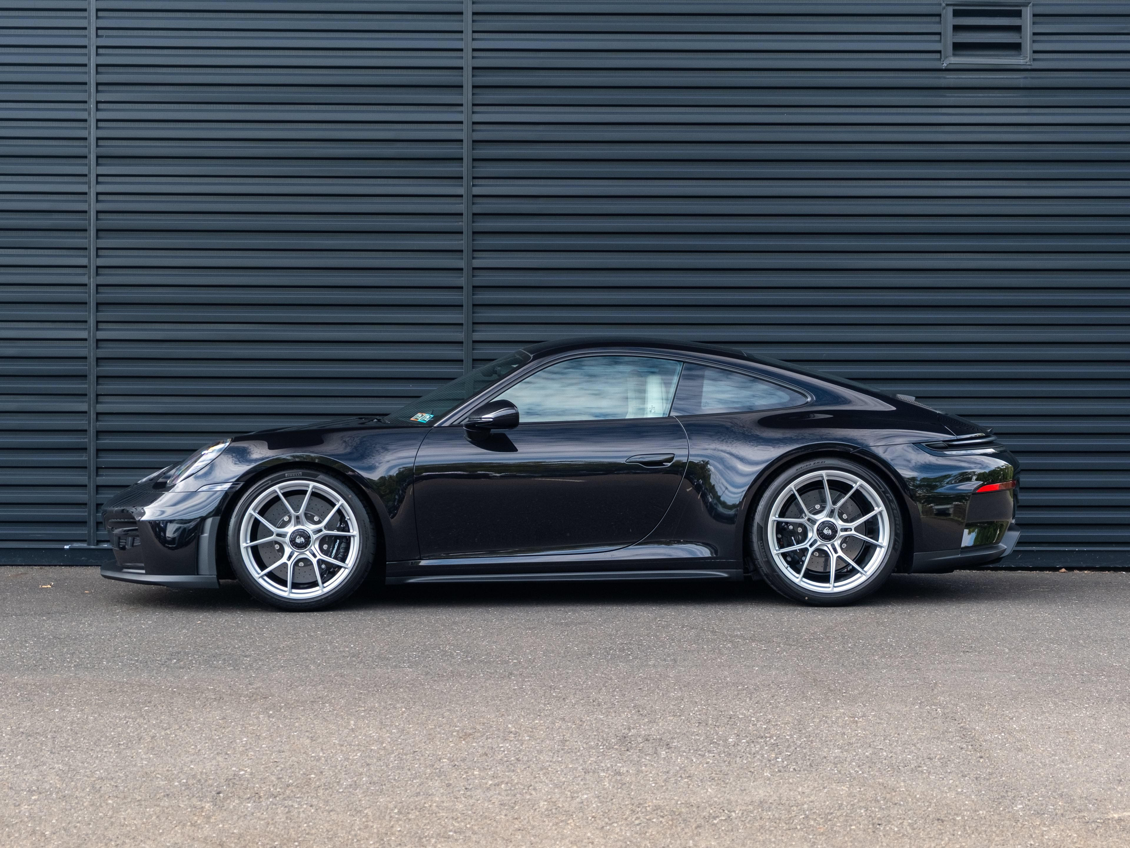 New 2026 Porsche 911 GT3 RWD image 2