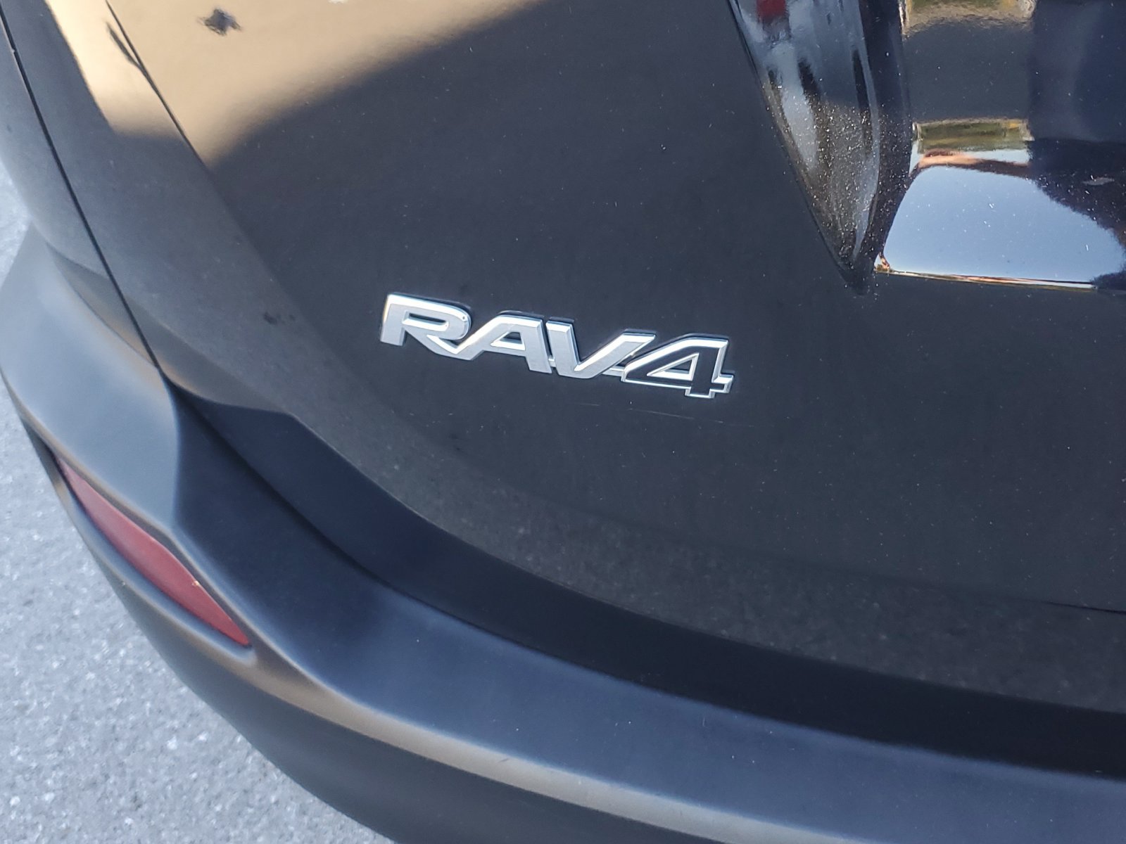 Used 2013 Toyota RAV4 XLE AWD/4WD image 7