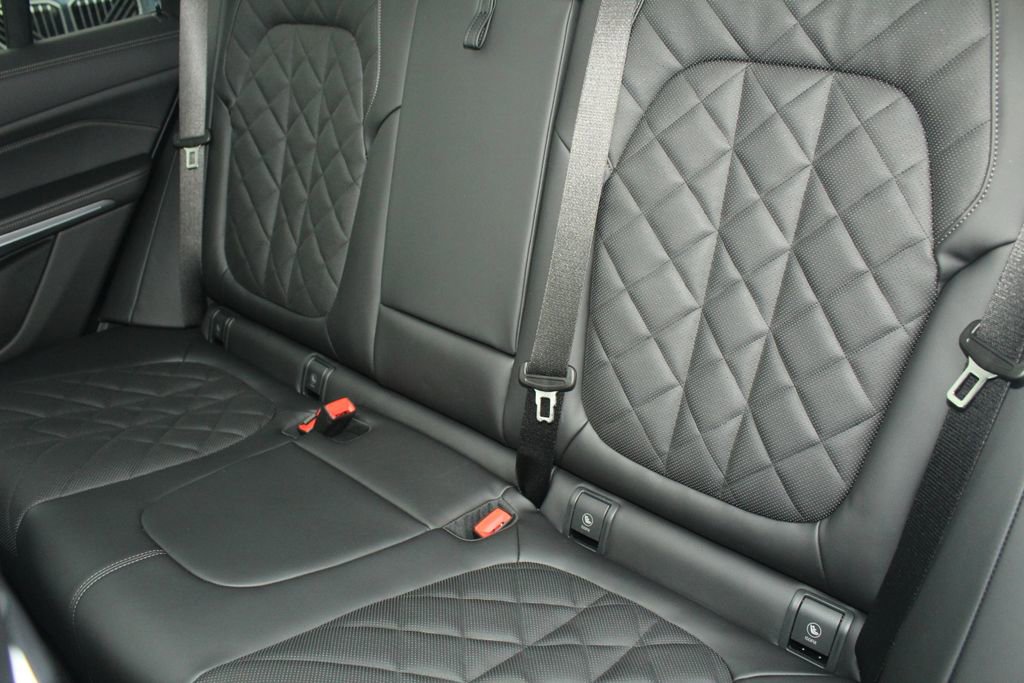 New 2026 BMW X5 xDrive50e w/ M Sport Package image 21