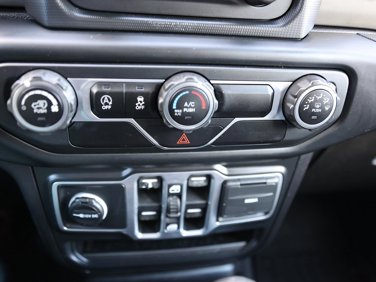 Used 2018 Jeep Wrangler Unlimited Sport S image 26