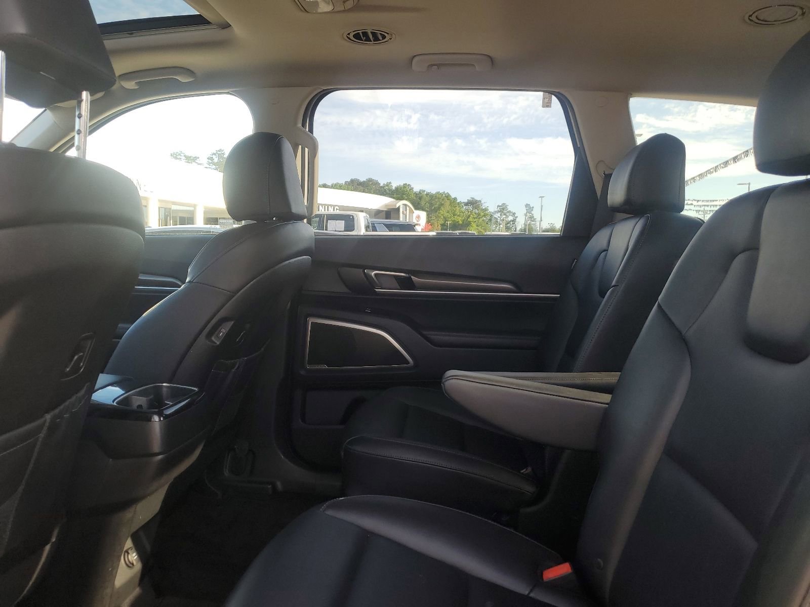 Used 2025 Kia Telluride S FWD image 12