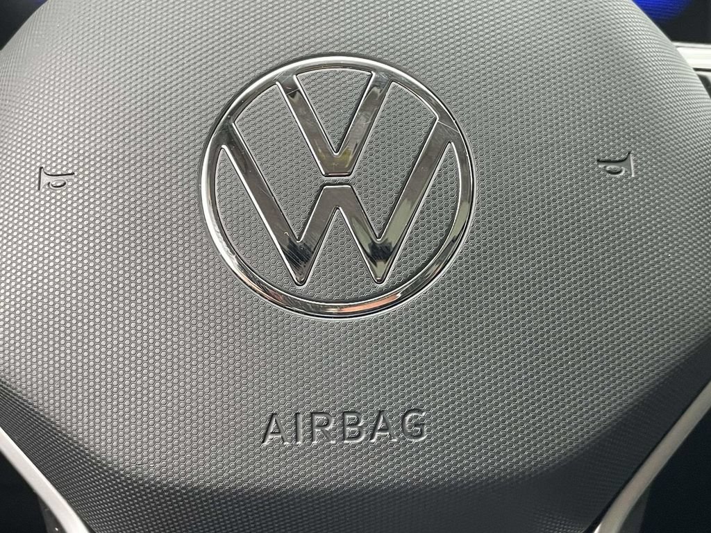 Certified 2023 Volkswagen Taos SE FWD image 28