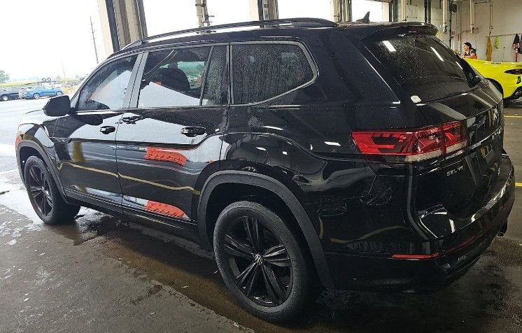 Used 2022 Volkswagen Atlas SEL R-Line image 6