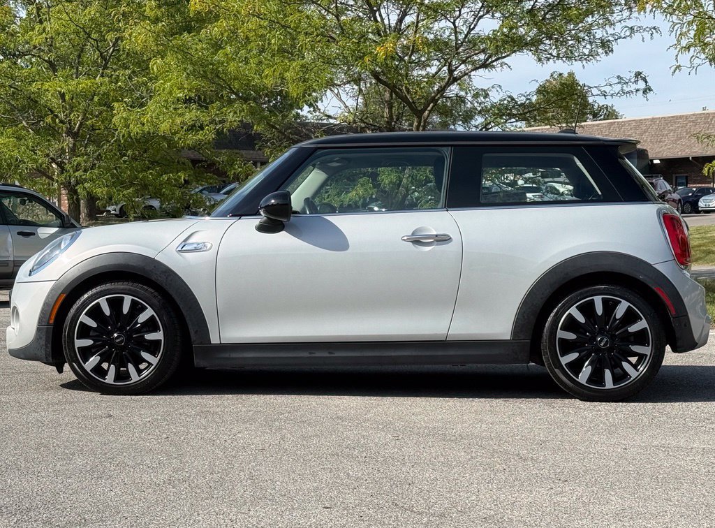 Used 2019 MINI Cooper S w/ Signature Upholstery Package FWD image 2