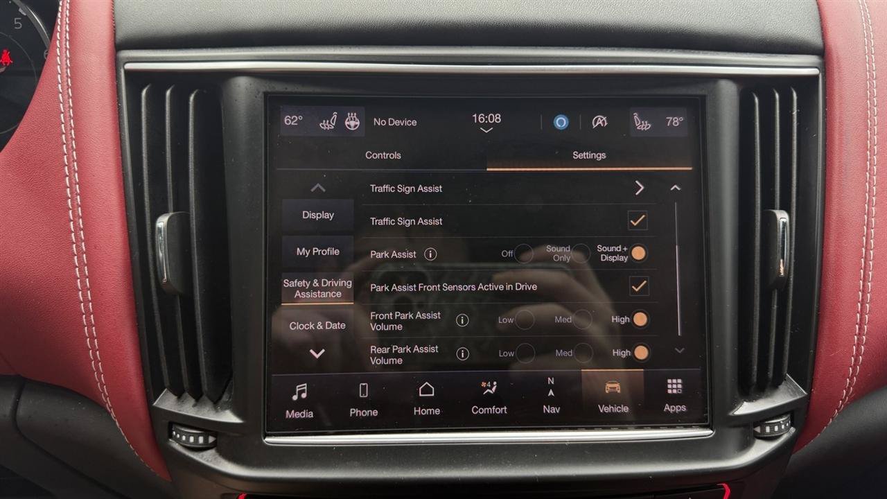 Used 2023 Maserati Levante GT AWD/4WD image 53
