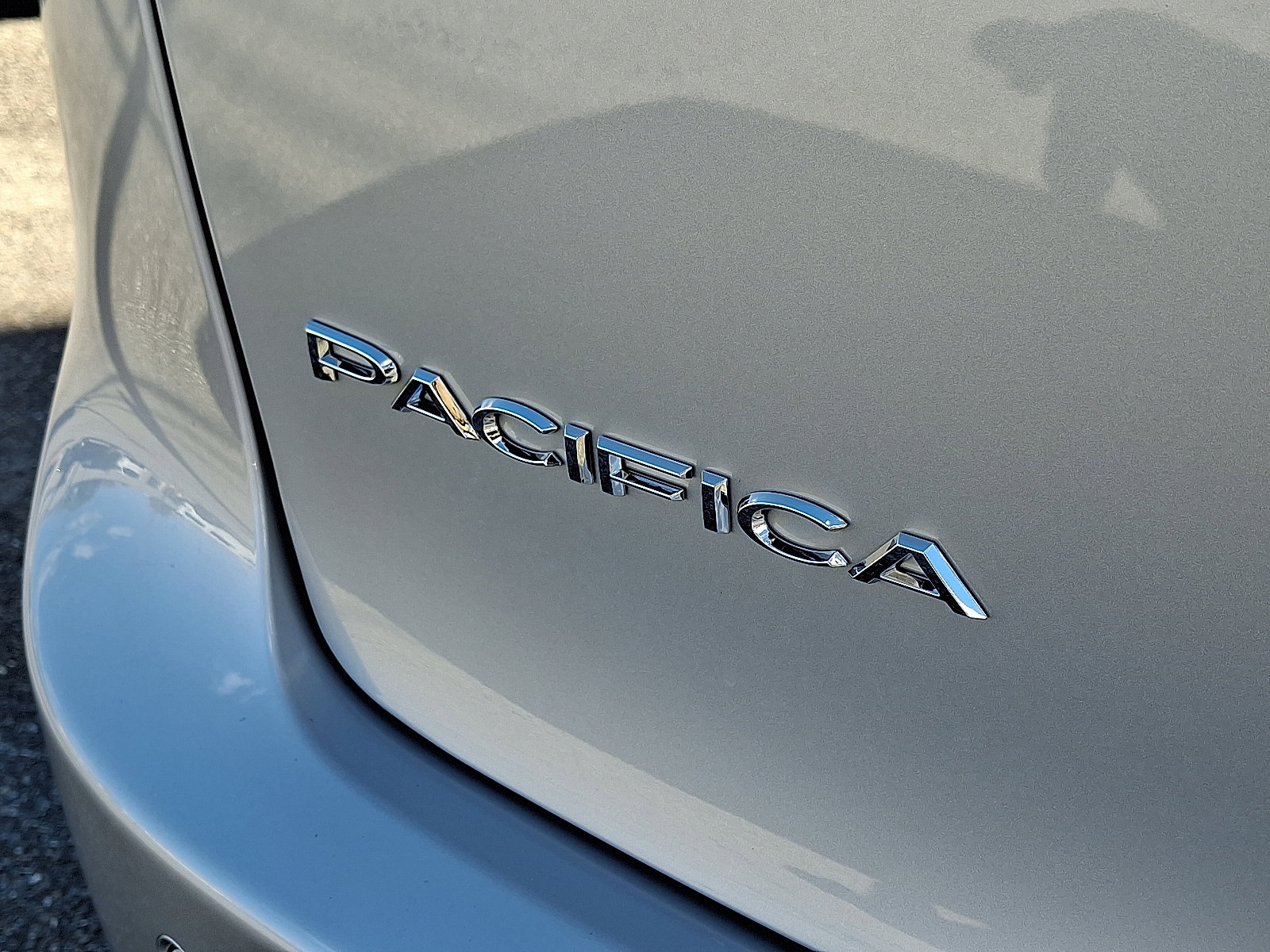 New 2026 Chrysler Pacifica Limited image 5