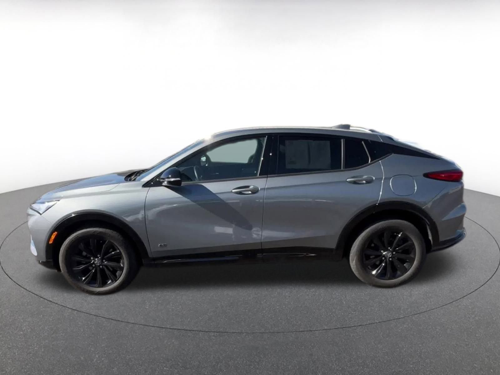 Used 2025 Buick Envista Sport Touring image 9