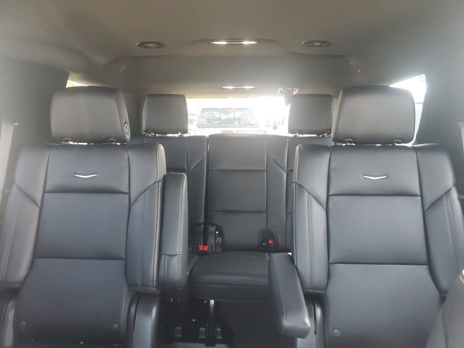Used 2024 Cadillac Escalade Luxury RWD image 14