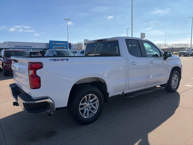 Used 2020 Chevrolet Silverado 1500 LT w/ Trailering Package image 3