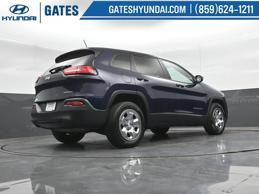 Used 2016 Jeep Cherokee Sport AWD/4WD image 32