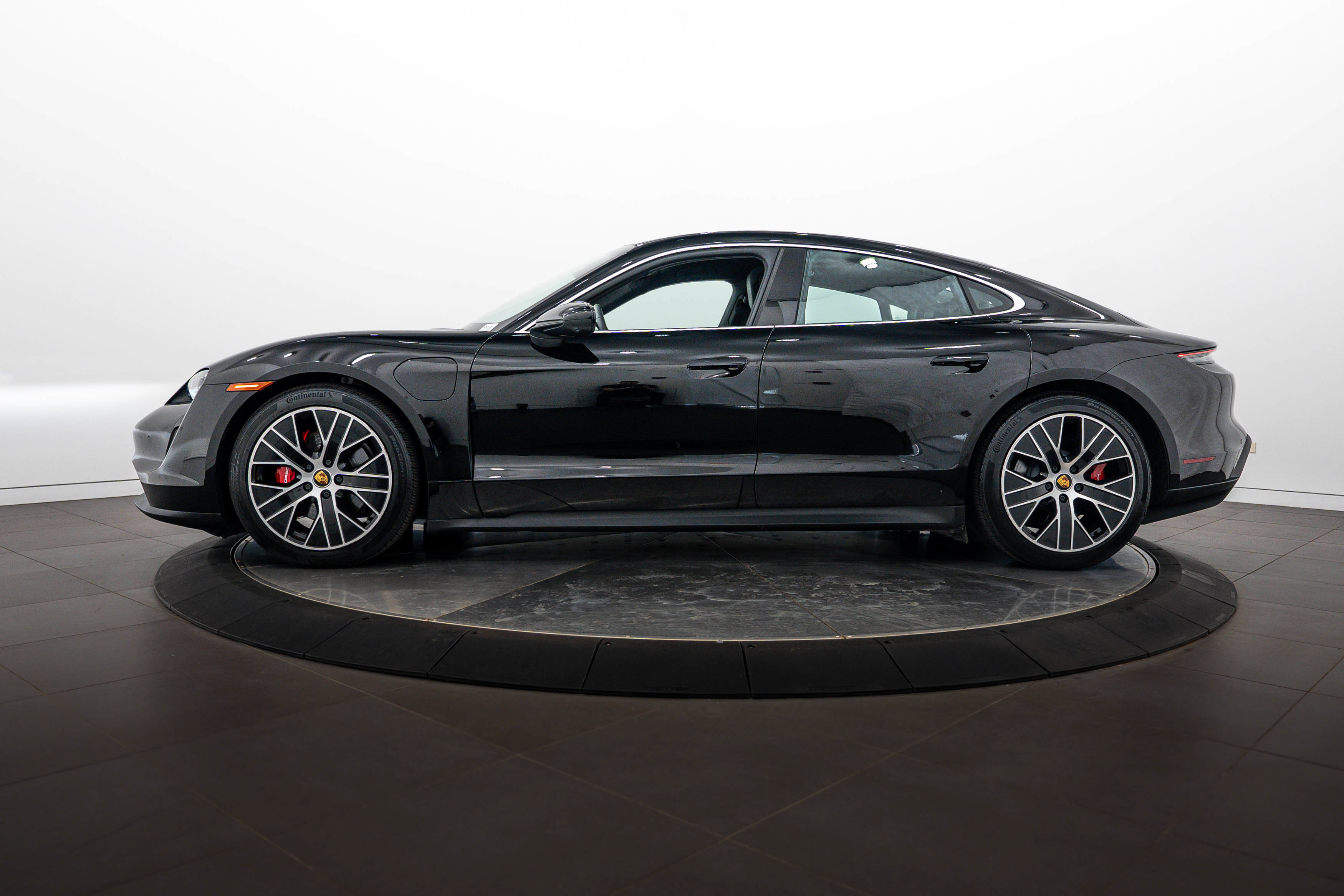 Certified 2022 Porsche Taycan 4S AWD/4WD image 2