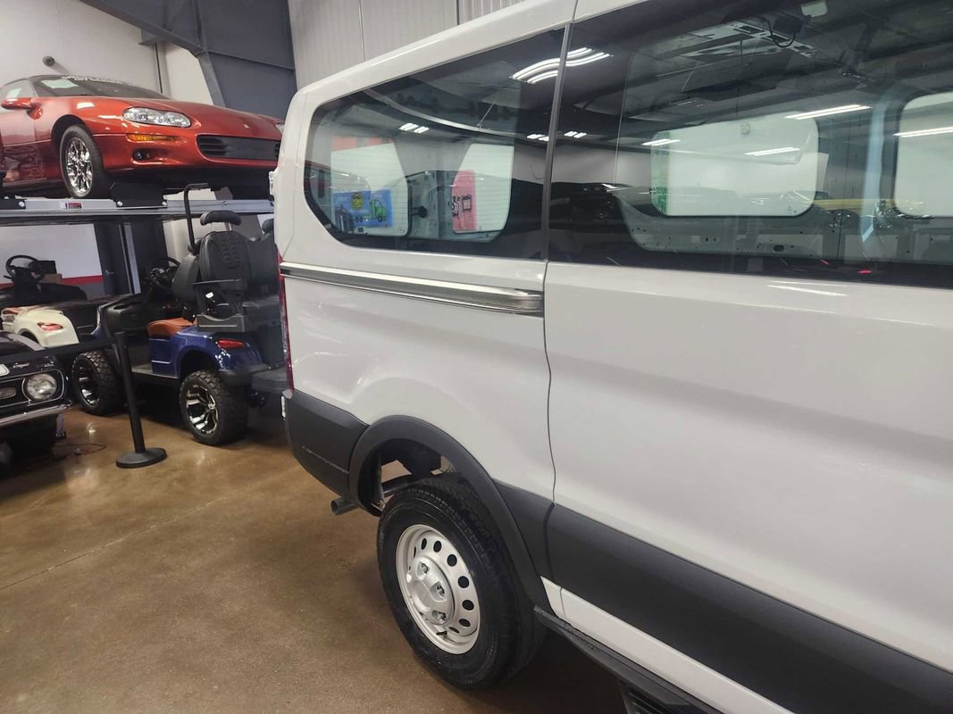 Used 2024 Ford Transit 250 Low Roof AWD image 18