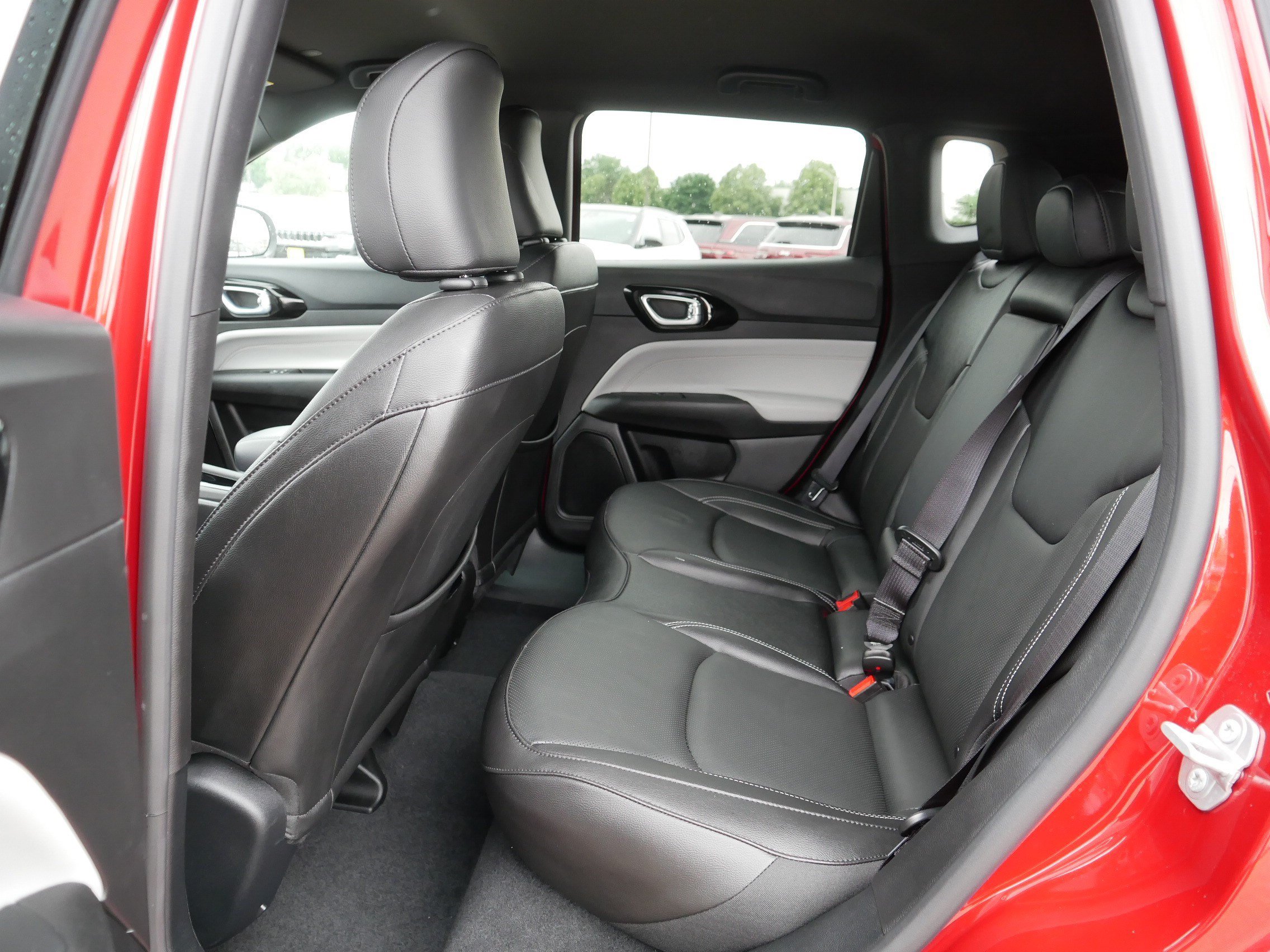 Used 2025 Jeep Compass Limited w/ Elite Group AWD/4WD image 34