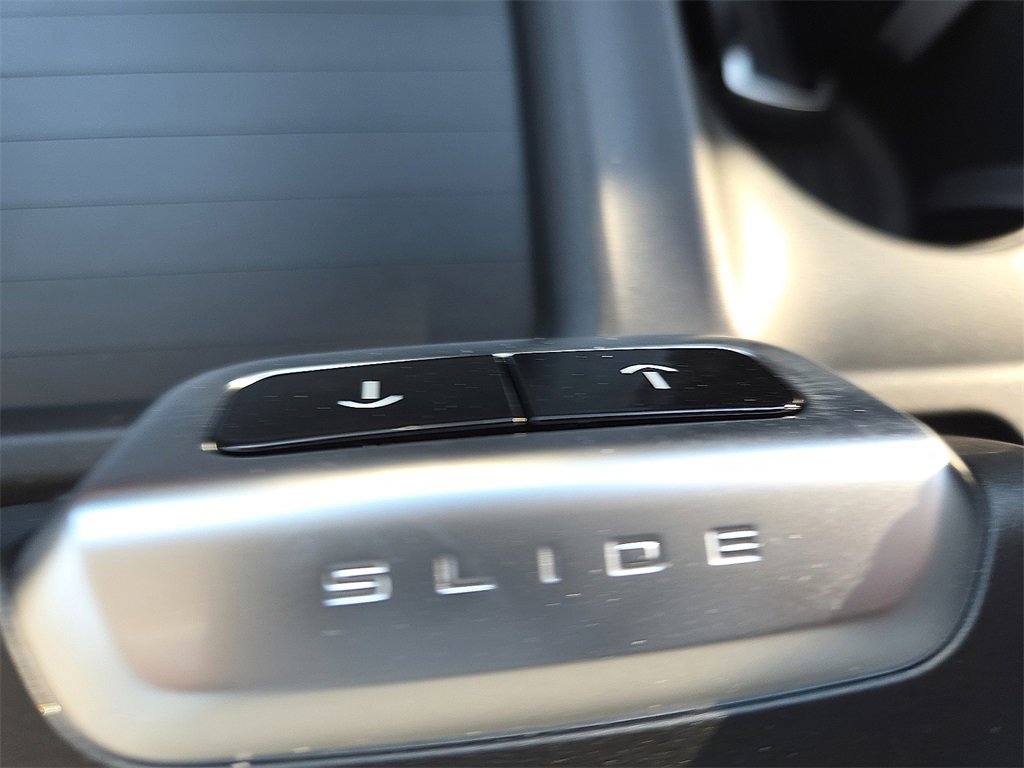 New 2025 Ford Expedition Active image 17