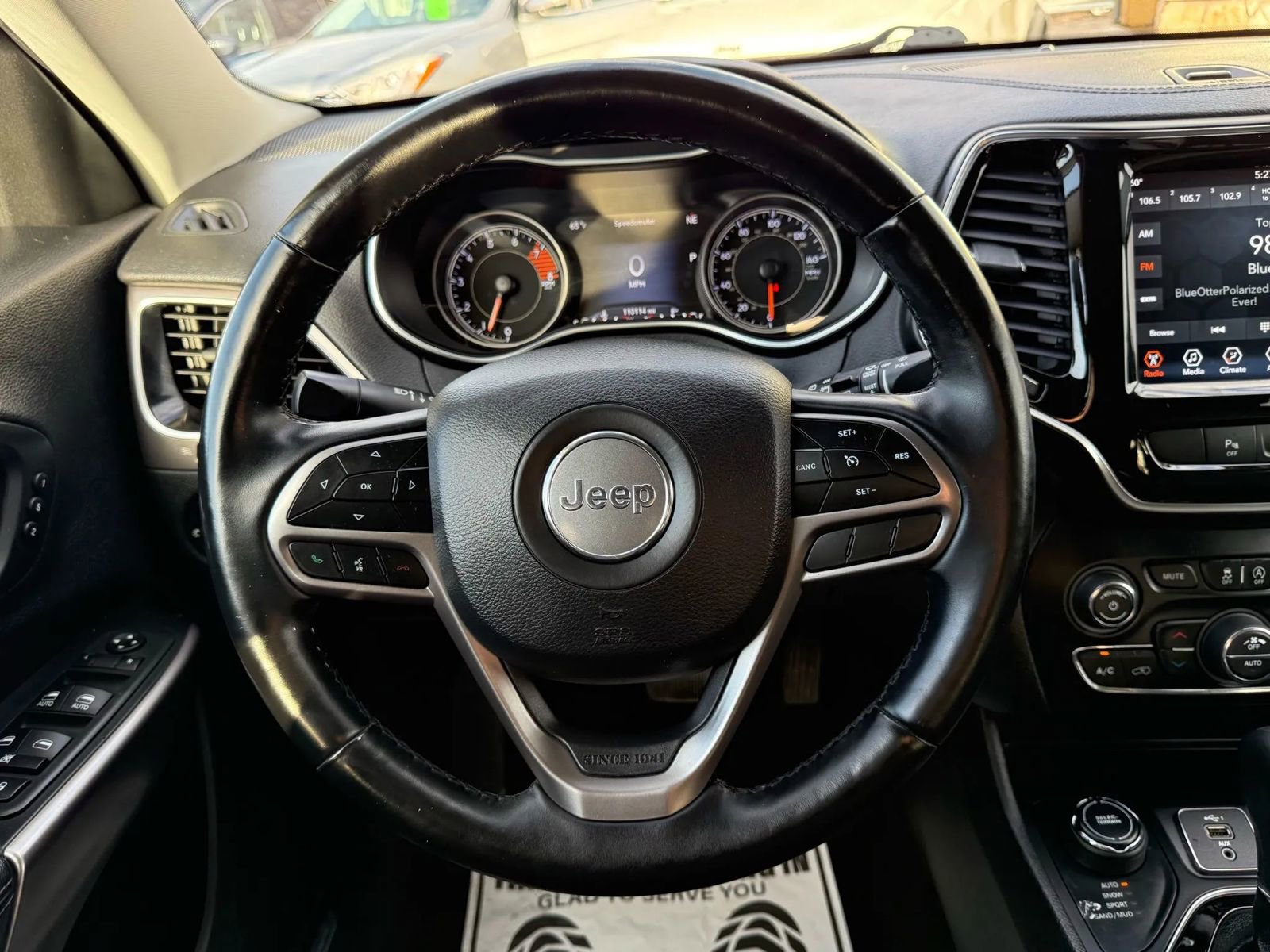 Used 2019 Jeep Cherokee Limited AWD/4WD image 31