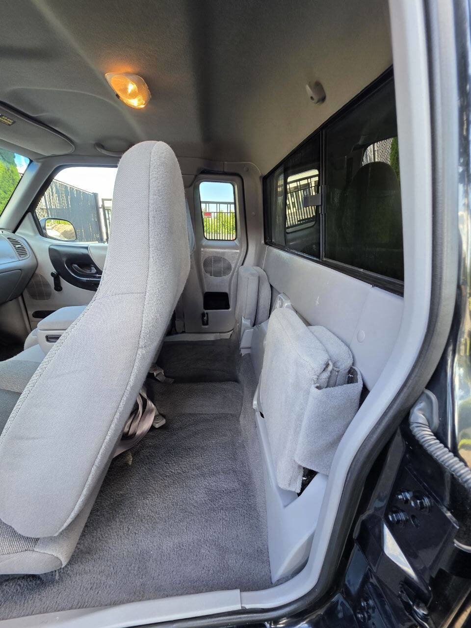 Used 2000 Ford Ranger XLT image 10