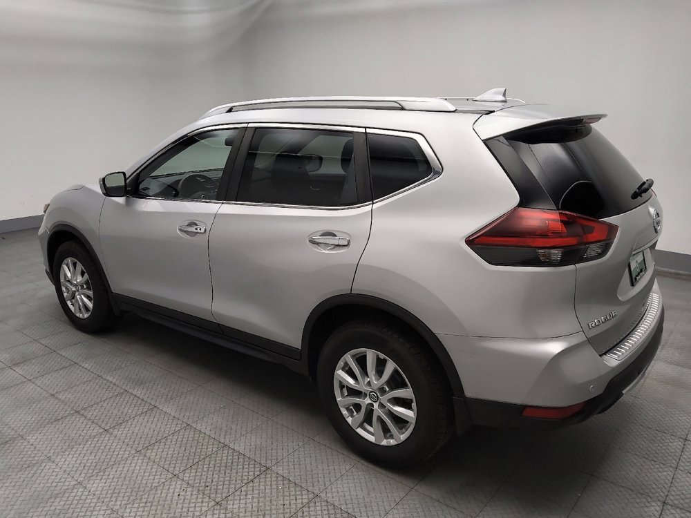 Used 2019 Nissan Rogue SV image 3