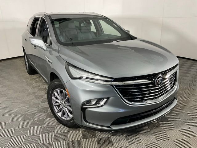 Used 2024 Buick Enclave Essence image 45