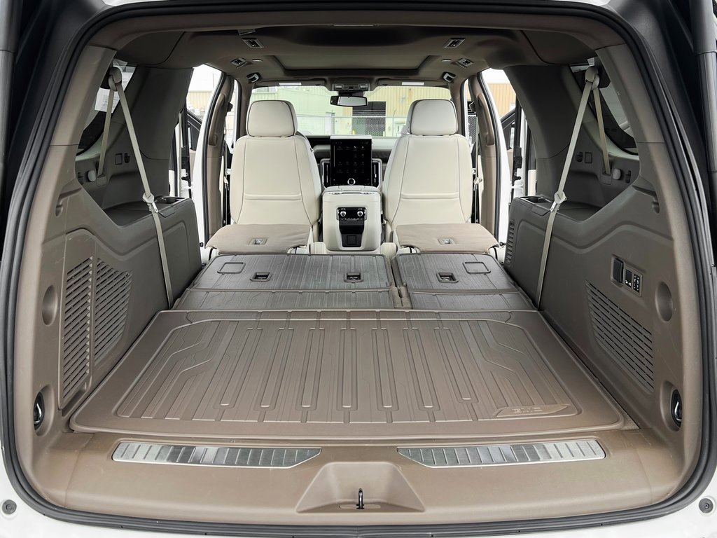 Used 2025 GMC Yukon XL Denali image 13