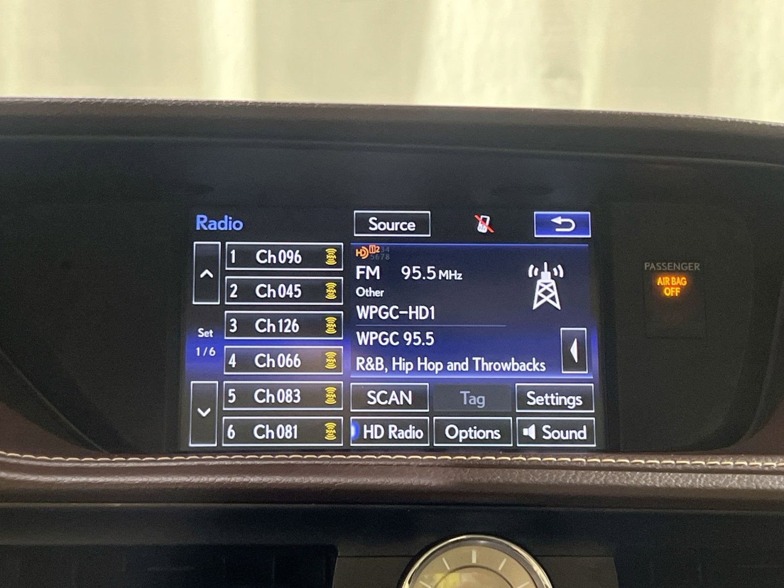 Used 2016 Lexus ES 350 w/ Luxury Package w/Wood Trim image 18