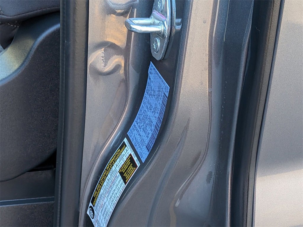 Used 2025 Nissan Frontier SV image 23