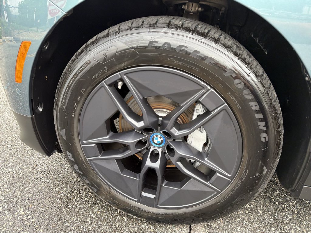 Used 2024 BMW iX xDrive50 AWD/4WD image 16