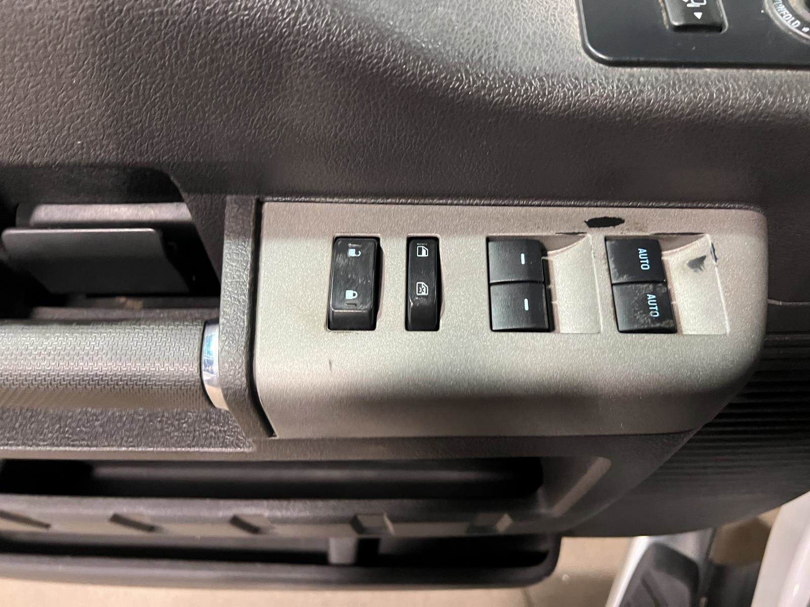 Used 2014 Ford F350 Lariat w/ Lariat Ultimate Package image 25