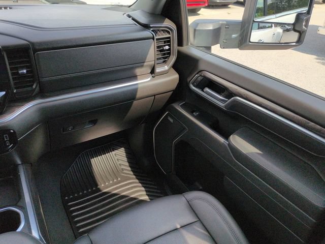 Used 2025 Chevrolet Silverado 3500 LTZ w/ LTZ Convenience Package AWD/4WD image 21