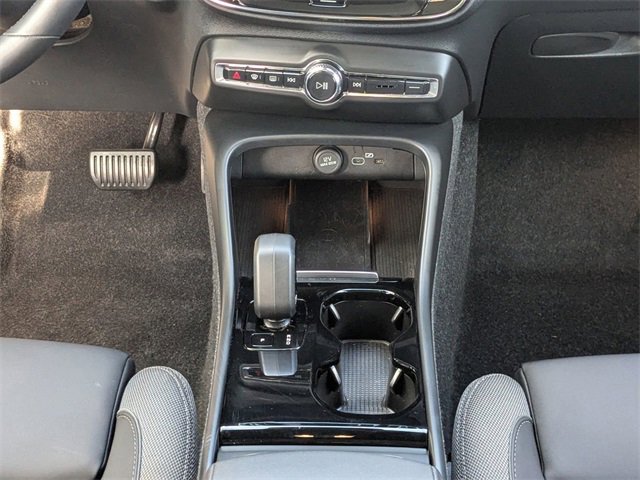 Used 2023 Volvo XC40 Recharge Ultimate image 22