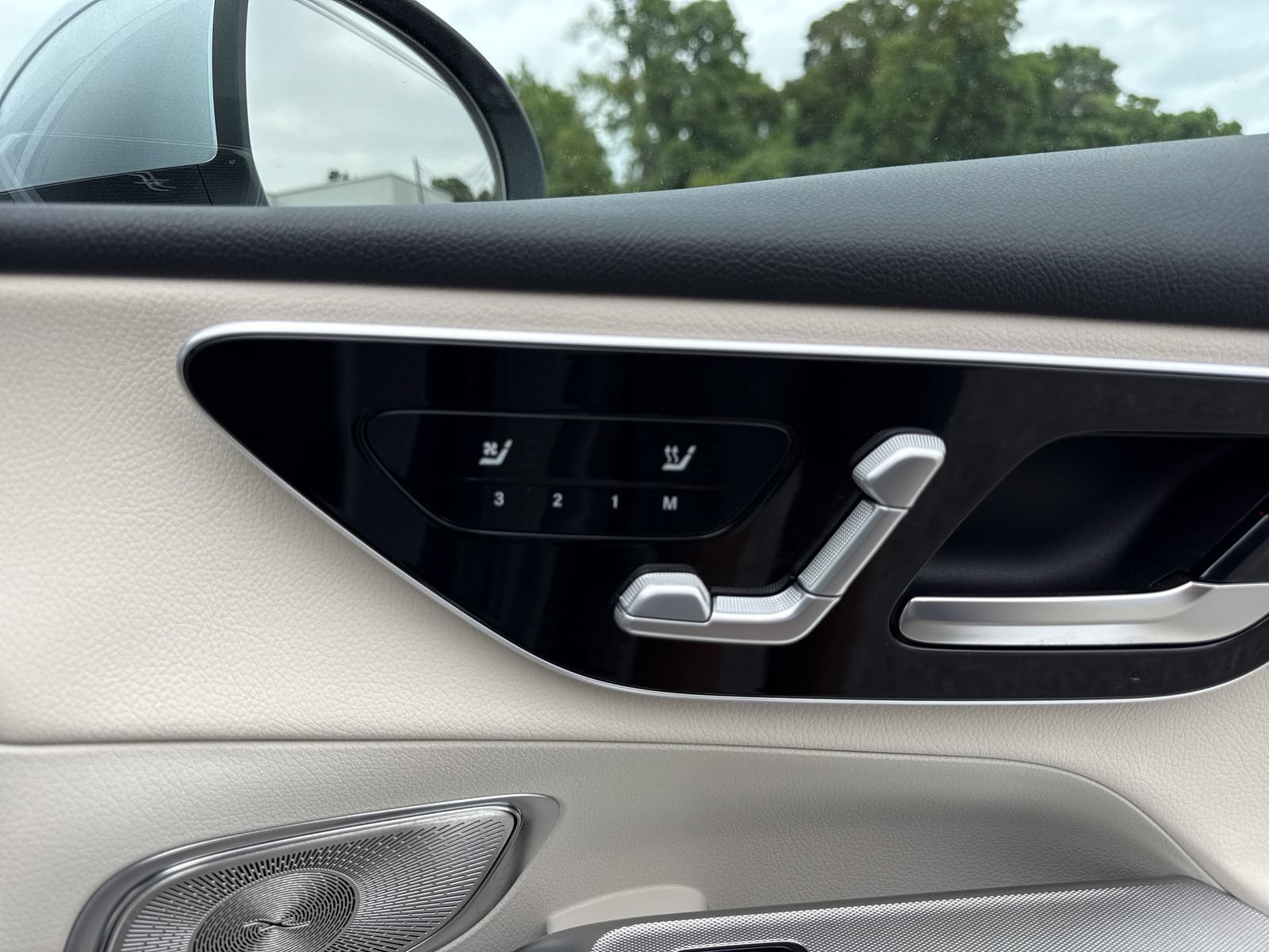 Certified 2025 Mercedes-Benz GLC 350e 4MATIC image 28