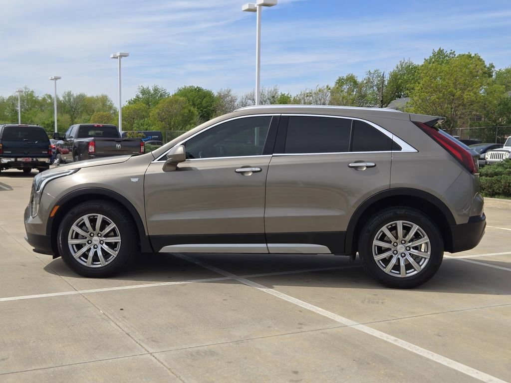 Used 2020 Cadillac XT4 Premium Luxury w/ Cold Weather Package image 4