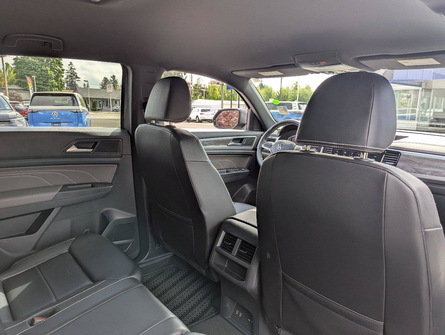 Used 2022 Volkswagen Atlas Cross Sport SE AWD/4WD image 33