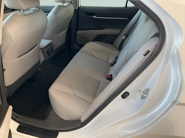 Used 2021 Toyota Camry XLE FWD image 21
