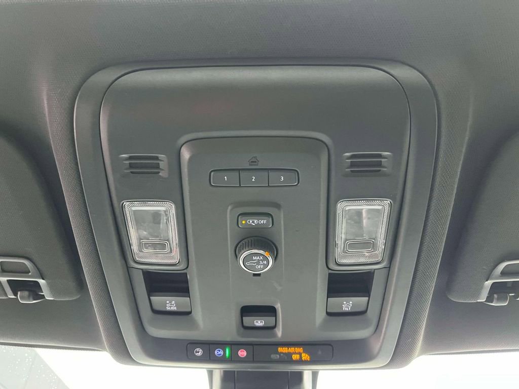 Used 2021 Chevrolet Suburban RST image 37