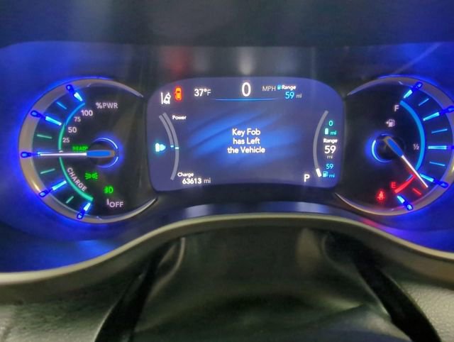 Used 2024 Chrysler Pacifica Select image 11