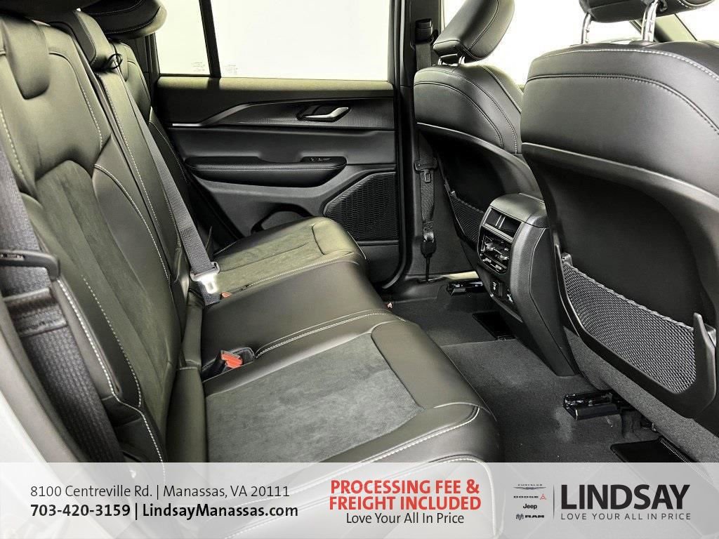 New 2025 Jeep Grand Cherokee Altitude AWD/4WD image 17
