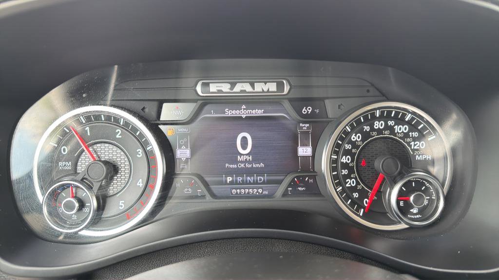 Used 2024 RAM 2500 Laramie AWD/4WD image 10