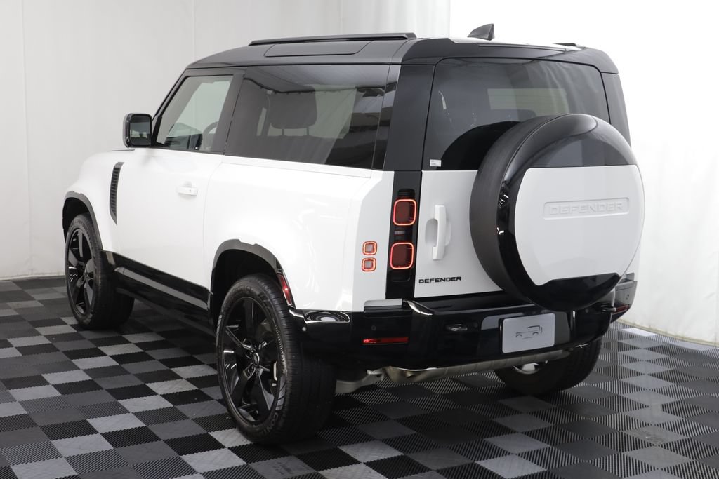 Certified 2025 Land Rover Defender 90 X-Dynamic SE AWD/4WD image 16