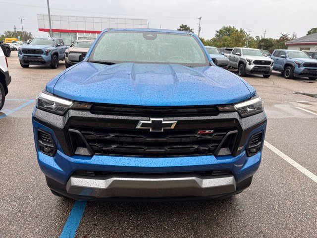 Used 2023 Chevrolet Colorado Z71 w/ Z71 Convenience Package 2 AWD/4WD image 3