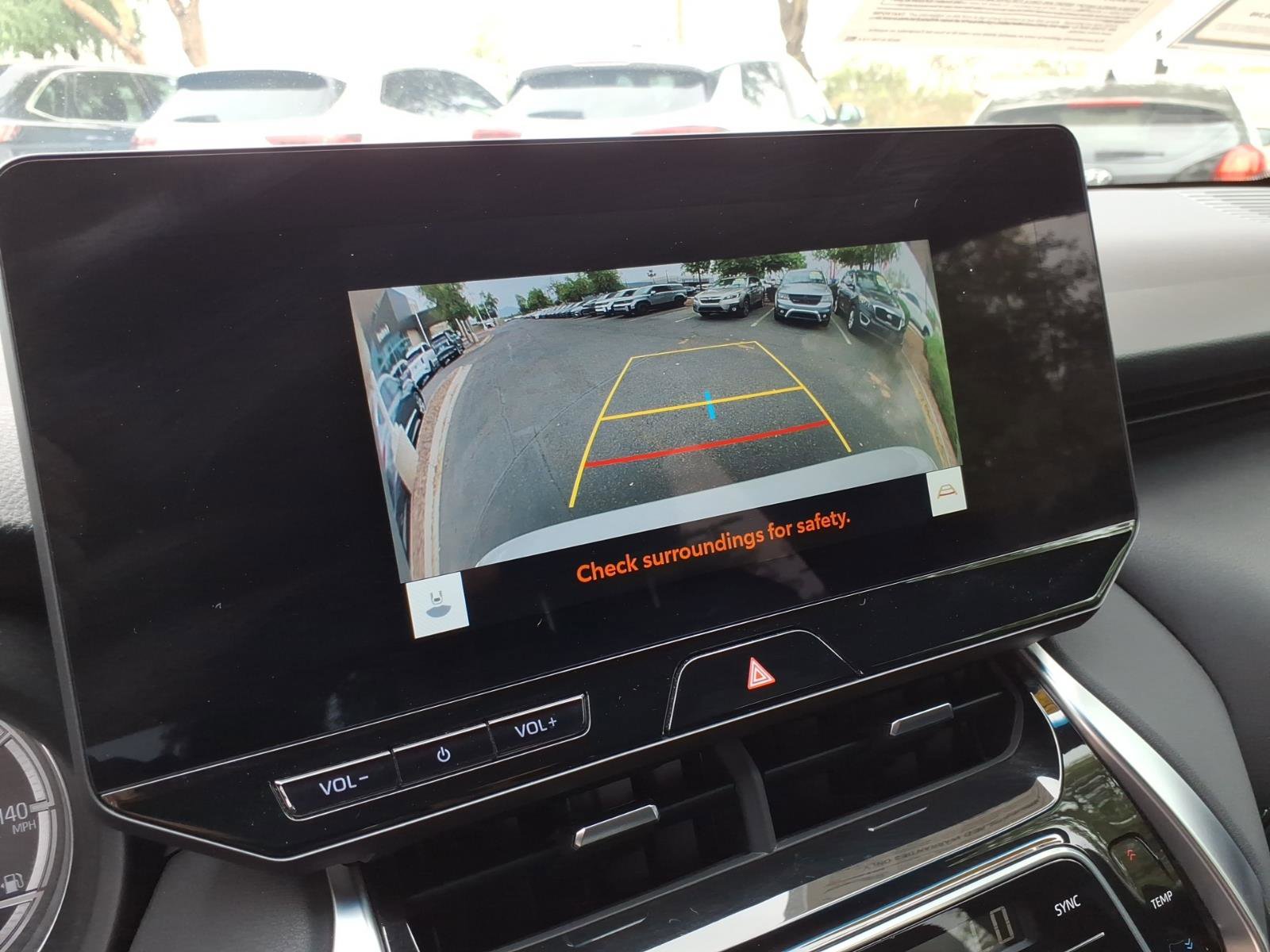 Used 2024 Toyota Venza XLE AWD/4WD image 22