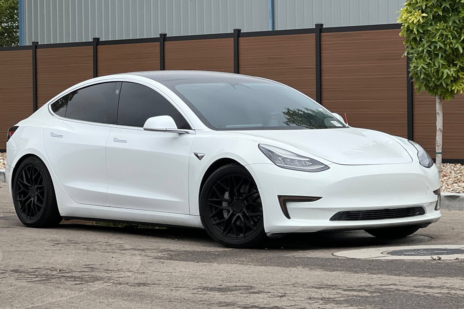 Used 2020 Tesla Model 3 RWD image 2