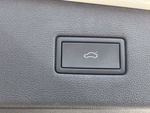 Used 2024 Volkswagen Tiguan SE FWD image 22