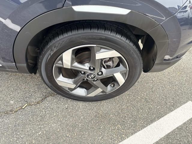 Used 2023 Hyundai Venue Limited image 12