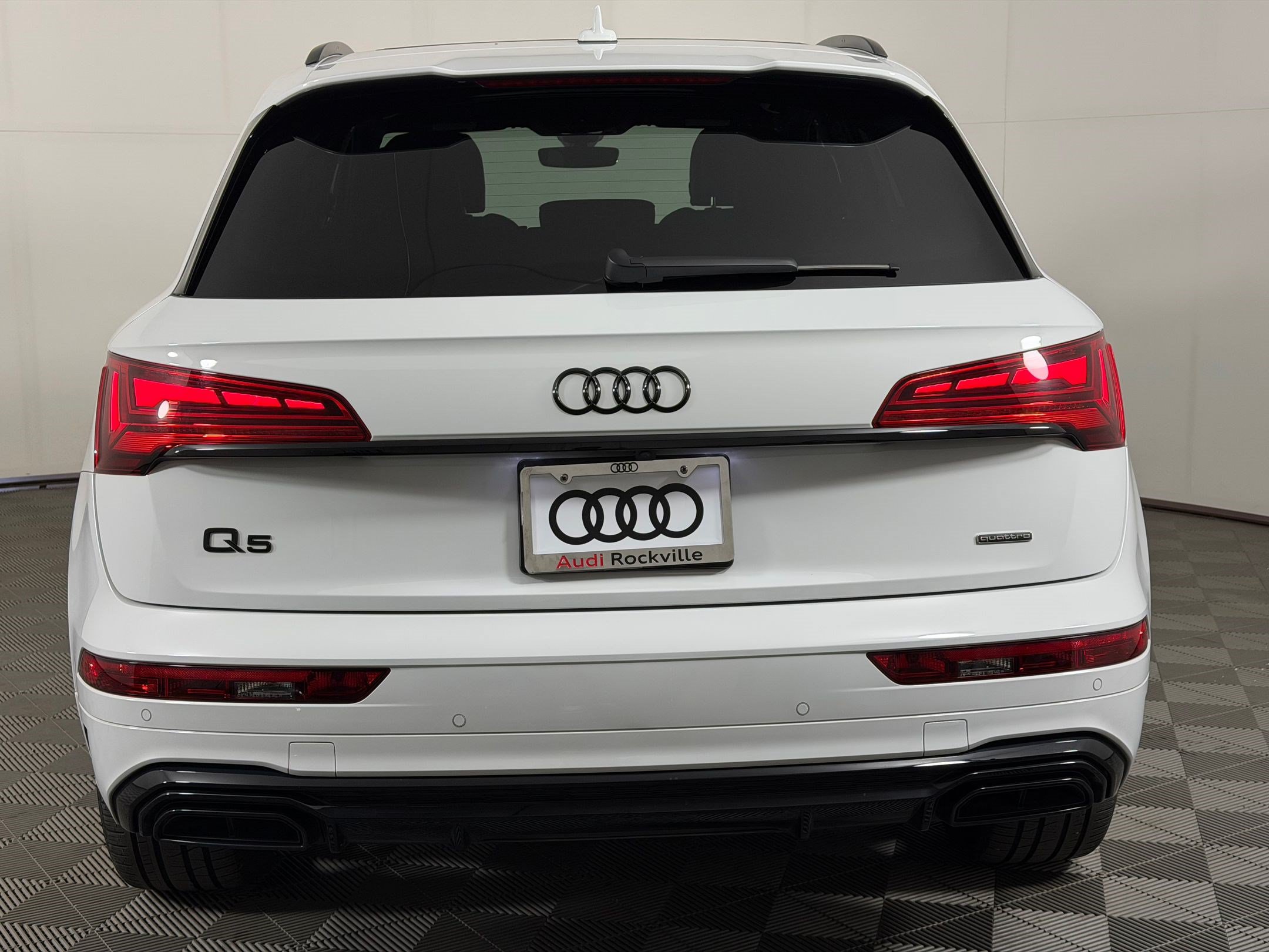 Certified 2025 Audi Q5 e Premium Plus w/ Premium Plus Package AWD/4WD image 10