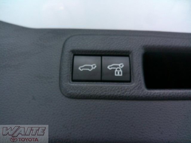 Certified 2024 Toyota Venza Nightshade image 20