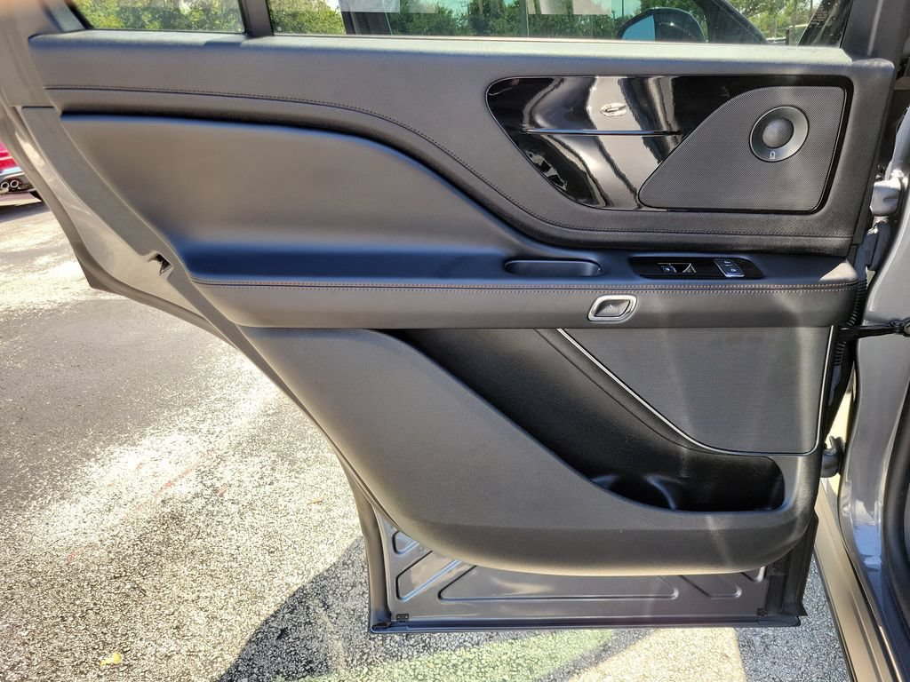 Certified 2022 Lincoln Aviator Reserve w/ Equipment Group 201A RWD image 10