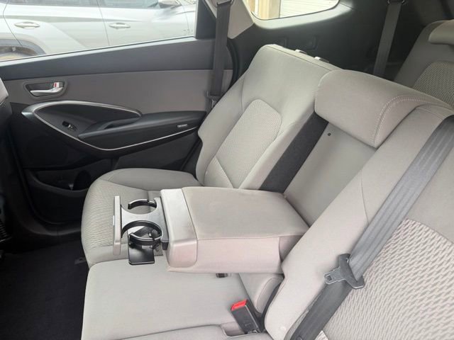 Used 2017 Hyundai Santa Fe SE FWD image 18
